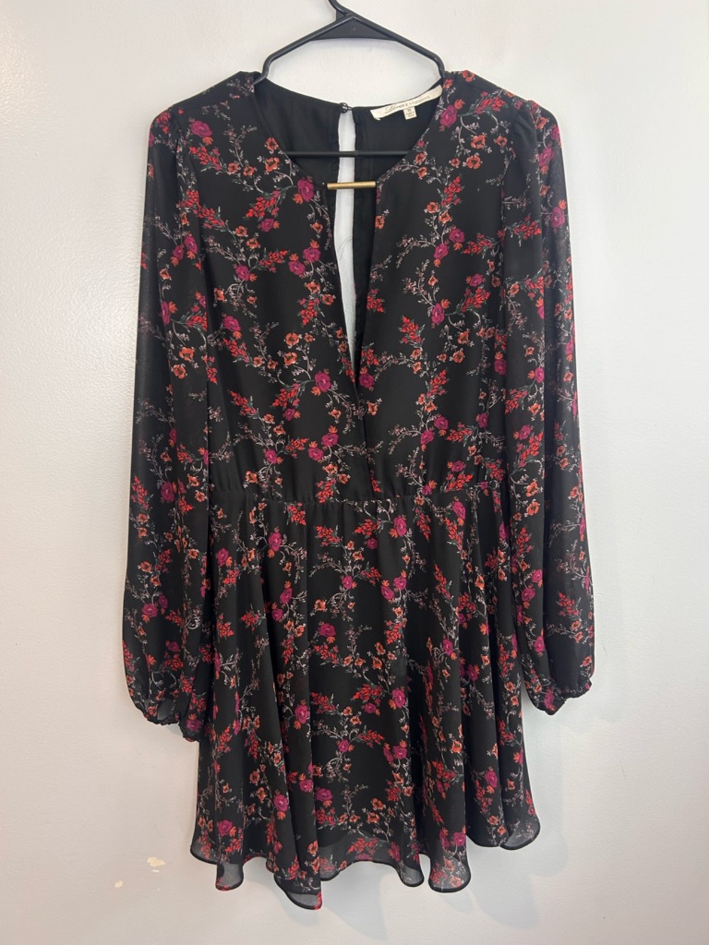 Lover's + Friends Lana Moody Floral Flowy Deep V Keyhole Mini Dress Size Medium - Picture 13 of 13